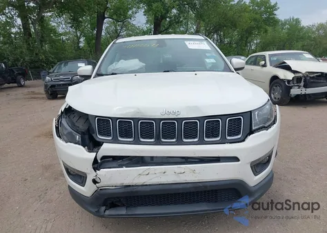 2018 Jeep Compass Latitude 4X4 z USA, uszkodzony, nr VIN 3C4NJDBB6JT142575